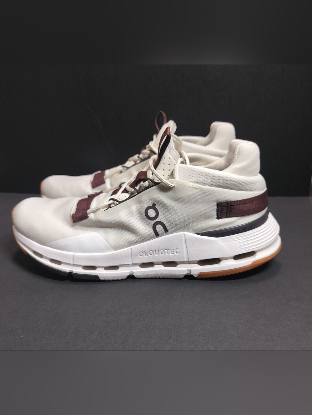 On Running Women's Sneakers in White with Burgundy Accents Size W8 Pre-owned
